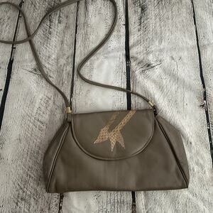 D22 Vintage Taupe Leather Handbag with Strap, Pre-owned